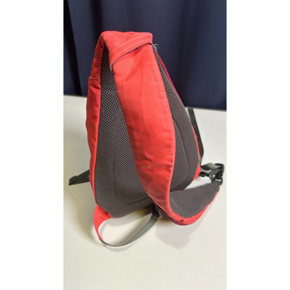 Patagonia Atom Sling 8L Crossbody Bag Coral Red Plum 48259 FA13 Discontinued - Picture 5 of 14